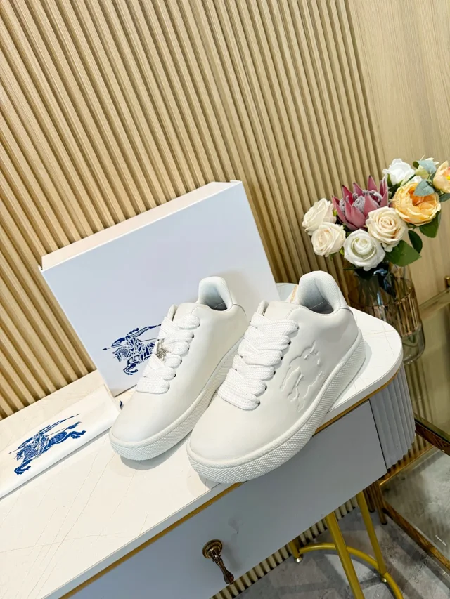 Burberry Sneakers Lace-Up product detail image 10