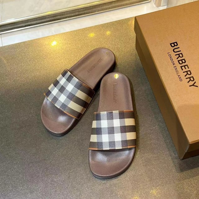 Burberry Slipper: seller detail photo 11