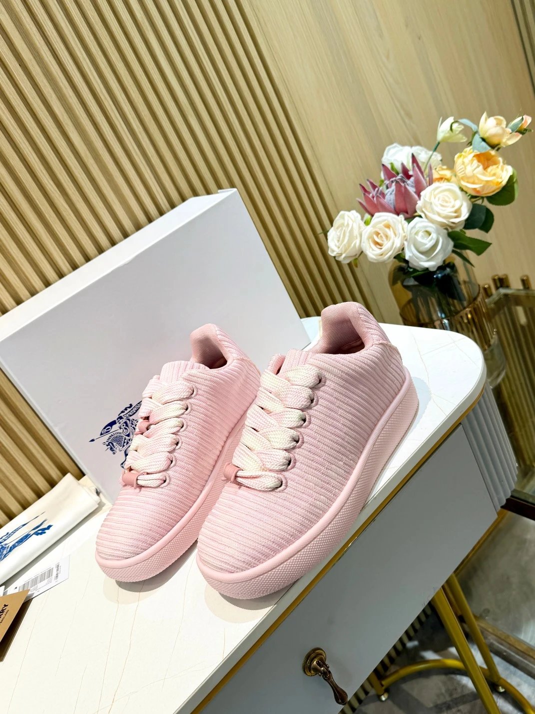 Burberry Sneakers Lace-Up — 9