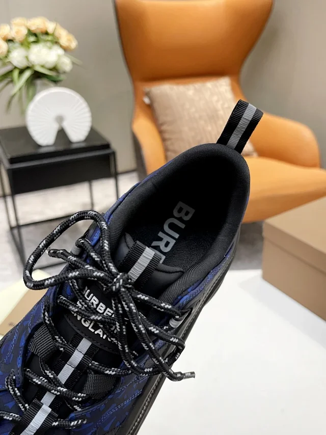 Burberry Sneakers Lace-Up product detail image 13