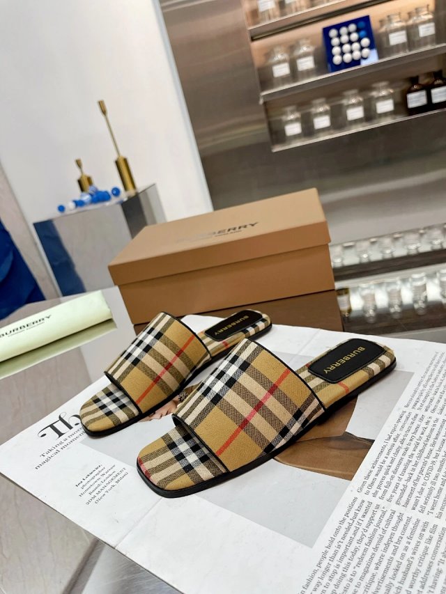 Burberry high-heeled sandals: seller detail photo 8