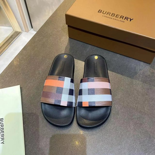 Burberry Slipper: seller detail photo 12