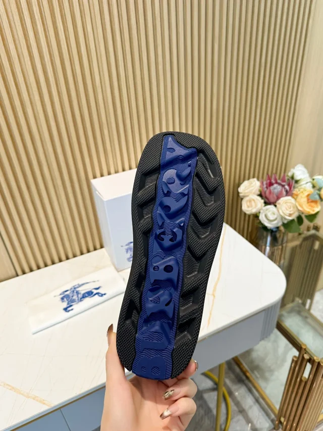 Burberry Sneakers Lace-Up product detail image 14