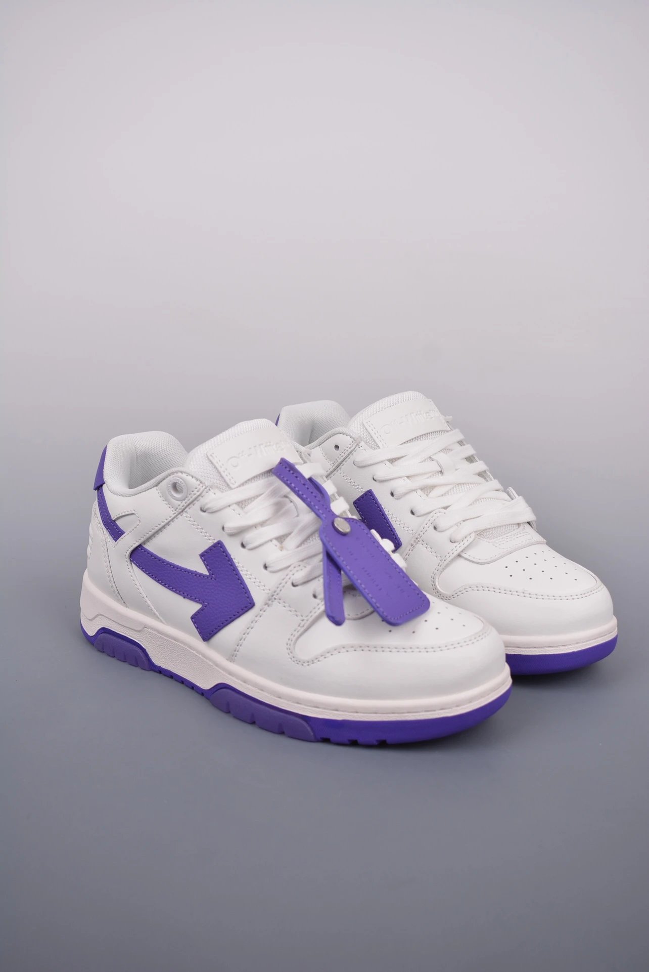Off-White Sneakers Low-Top Arrow Logo image 7