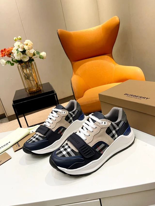 Burberry Sneakers Chunky check-panel product detail image 3