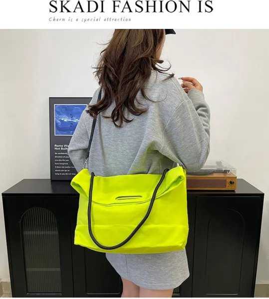 Design Fold-Over Shoulder Bag Black - 11