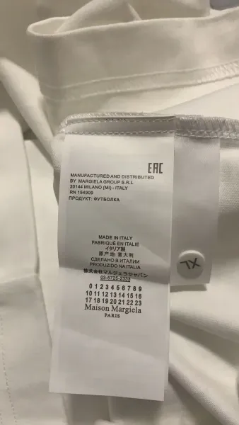 Maison Margiela Tabi Logo Embroidered Black T-Shirt - 5