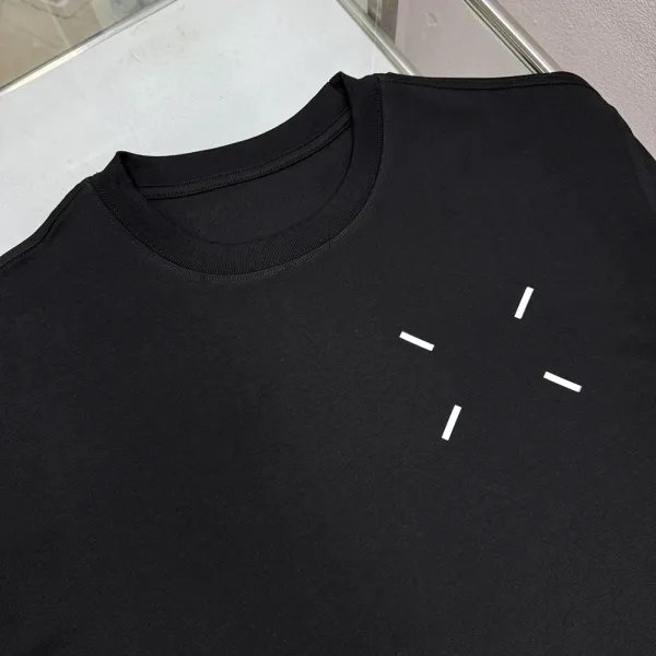 Maison Margiela Tabi Logo Embroidered Black T-Shirt - 17