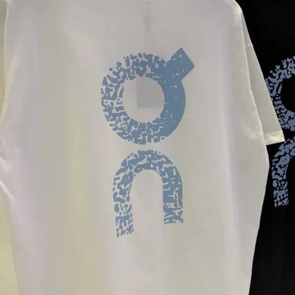 Design Run On Clouds New York Graphic T-Shirt White and Black T-Shirts - 40