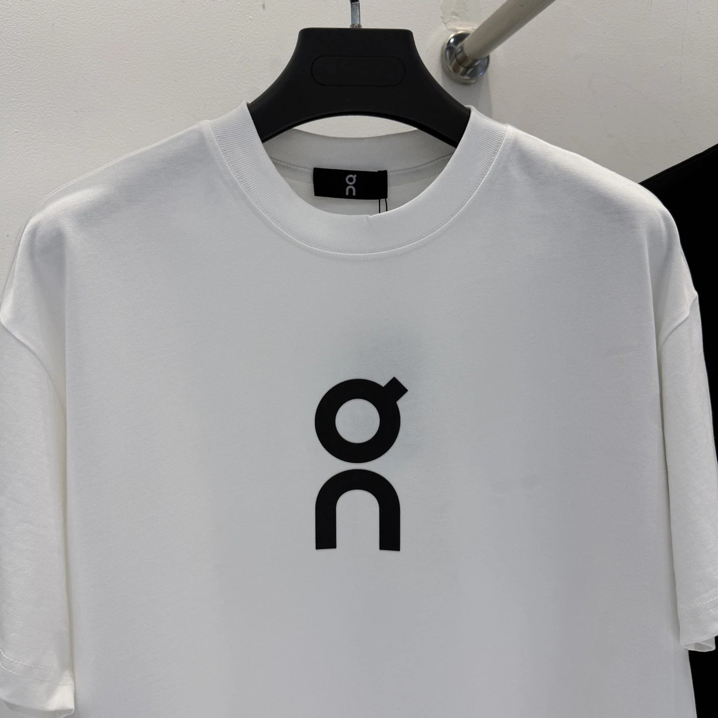5518 White/Black