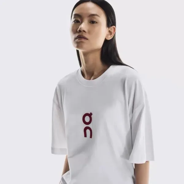 Design Run On Clouds New York Graphic T-Shirt White and Black T-Shirts - 2