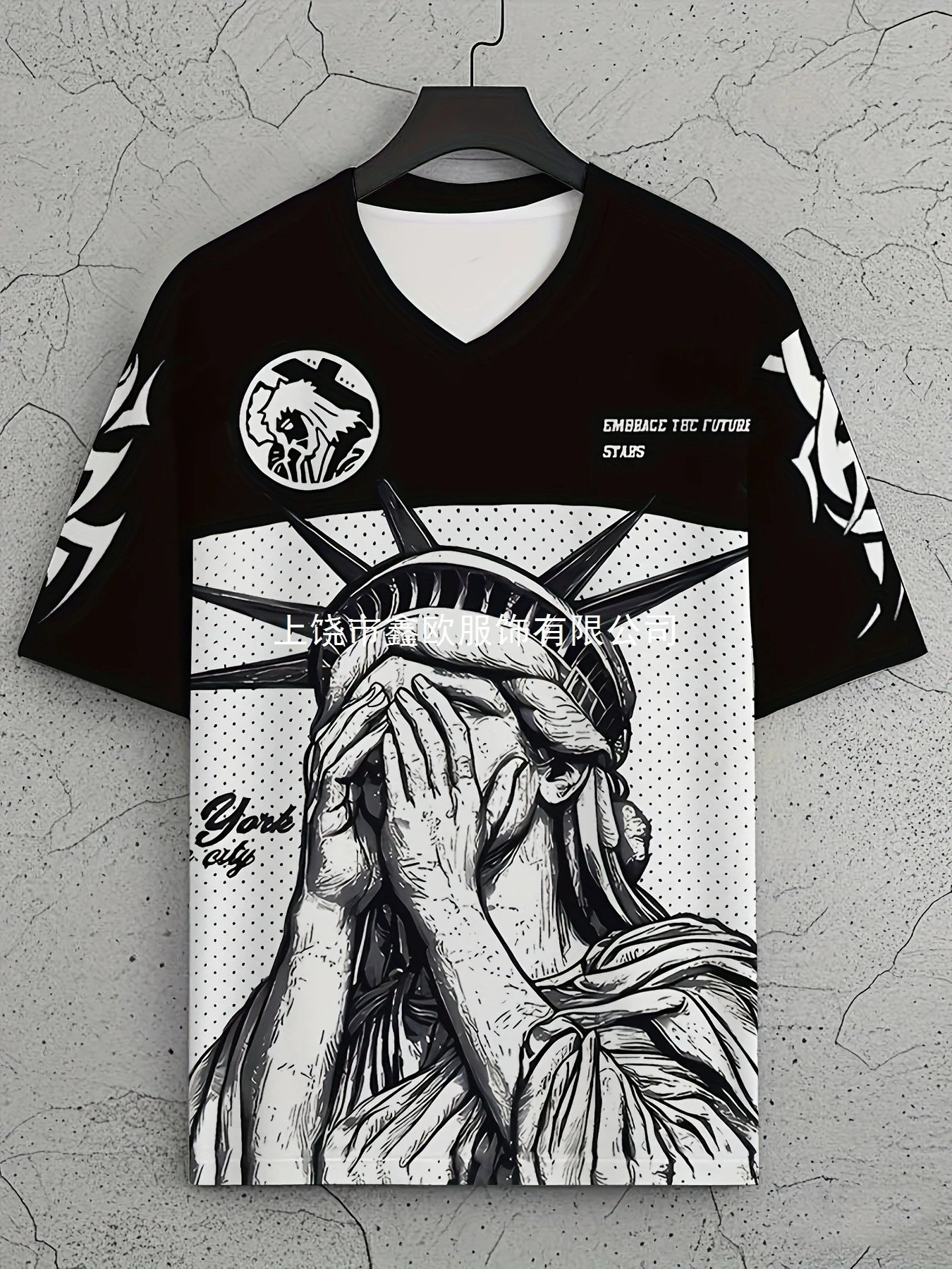 Design Statue of Liberty Graphic V-Neck T-Shirt Black - 5