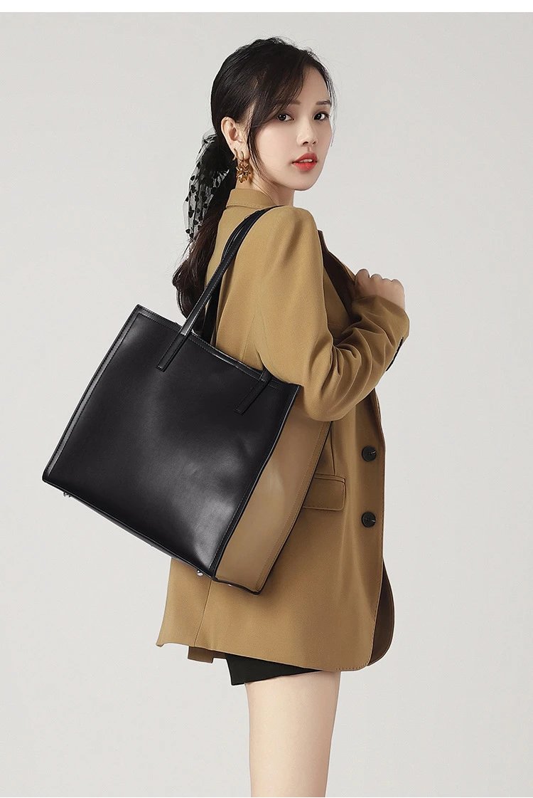 Design I.T iFashion Black Tote Bag - 17