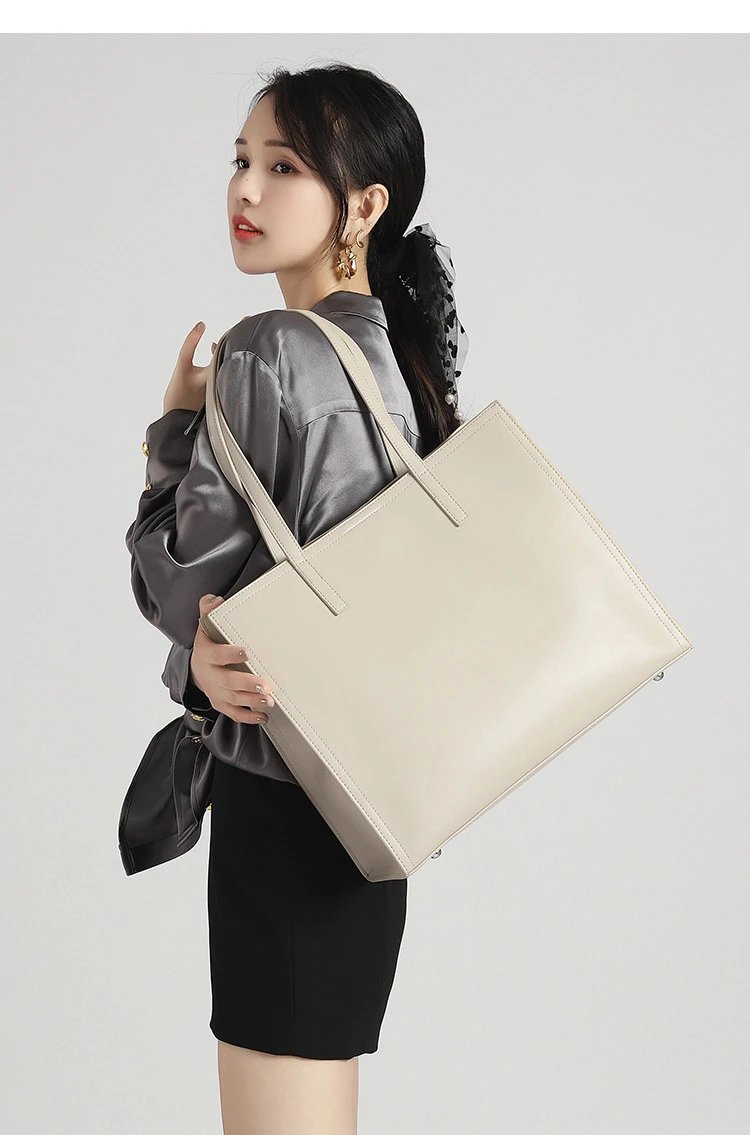 Design I.T iFashion Black Tote Bag - 25