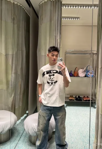 Acne Studios Stockholm 1996 Olive Green T-Shirt - 37