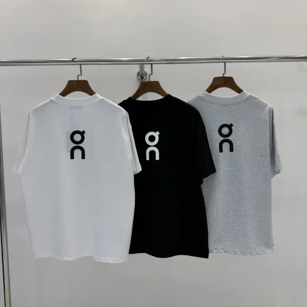 Design Run On Clouds New York Graphic T-Shirt White and Black T-Shirts - 17