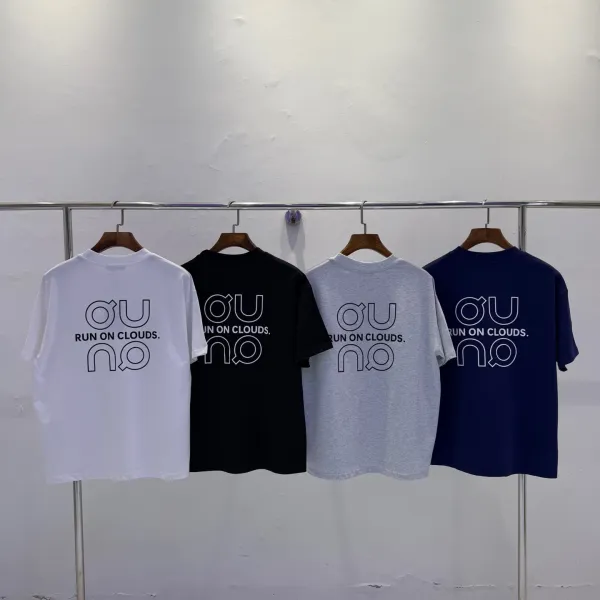 Design Run On Clouds New York Graphic T-Shirt White and Black T-Shirts - 28