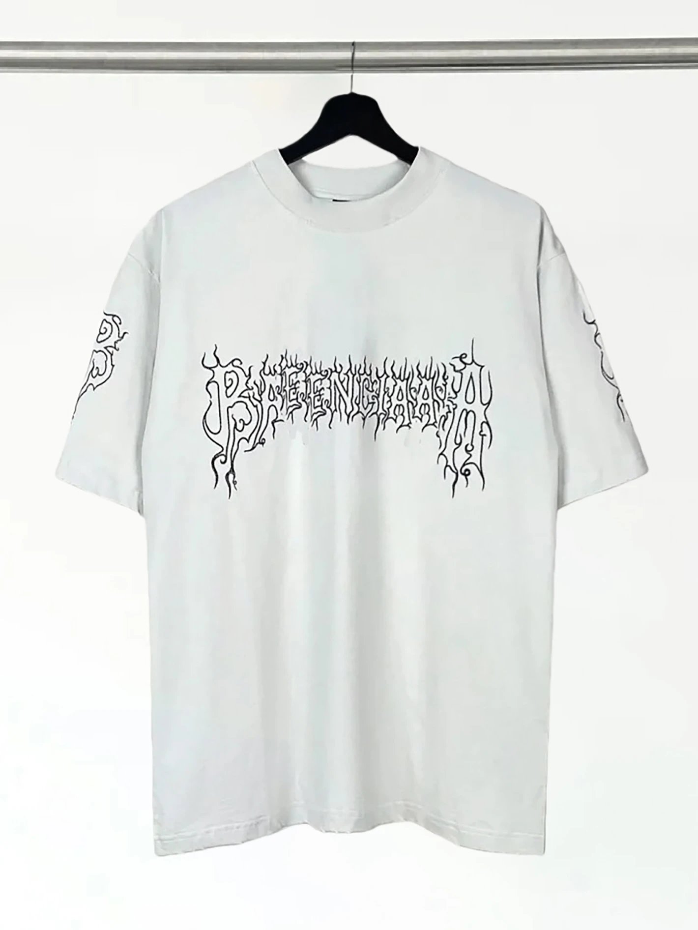 Design Gothic Script T-Shirt Black - 11