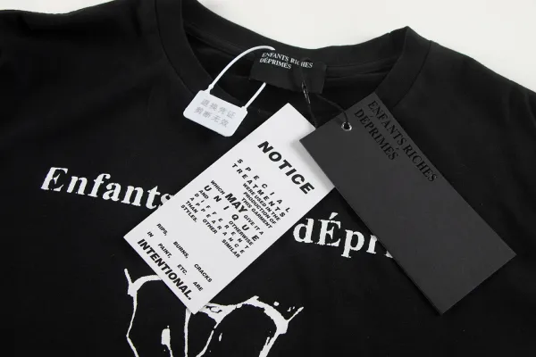 Design E.R.D Graphic Print T-Shirt Black - 11