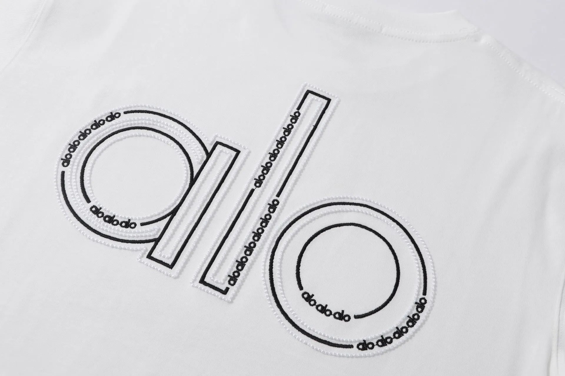 Alo Logo Graphic Black T-Shirt - 9