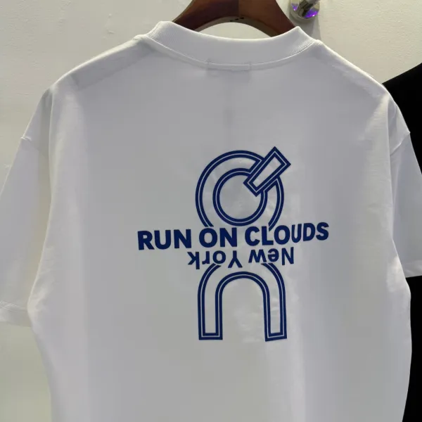 Design Run On Clouds New York Graphic T-Shirt White and Black T-Shirts - 26