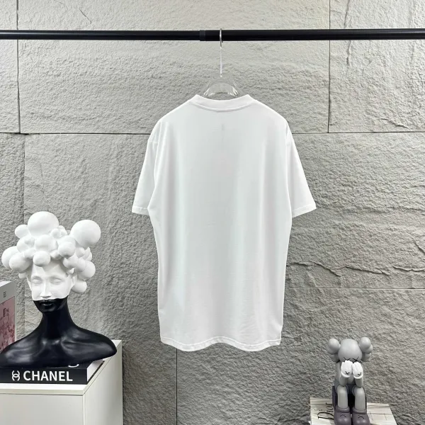 Design Run On Clouds New York Graphic T-Shirt White and Black T-Shirts - 35