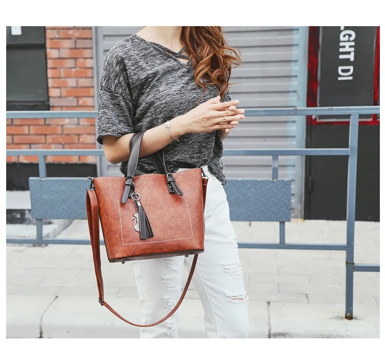 Design Tassel Detail Red Leather-look Tote Handbag Tote Bag - 21