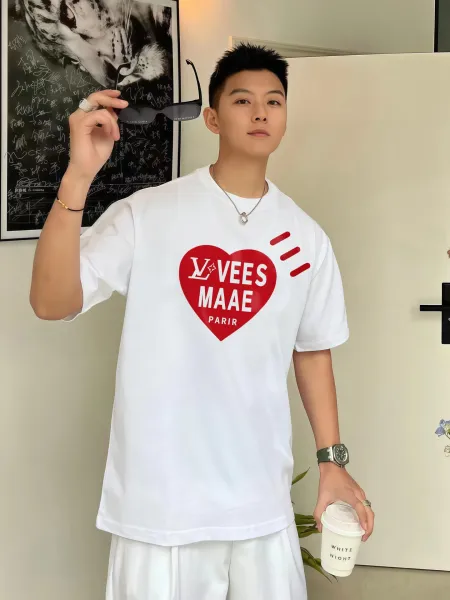 Louis Vuitton V Veess Maae Heart Print White T-Shirt - 4