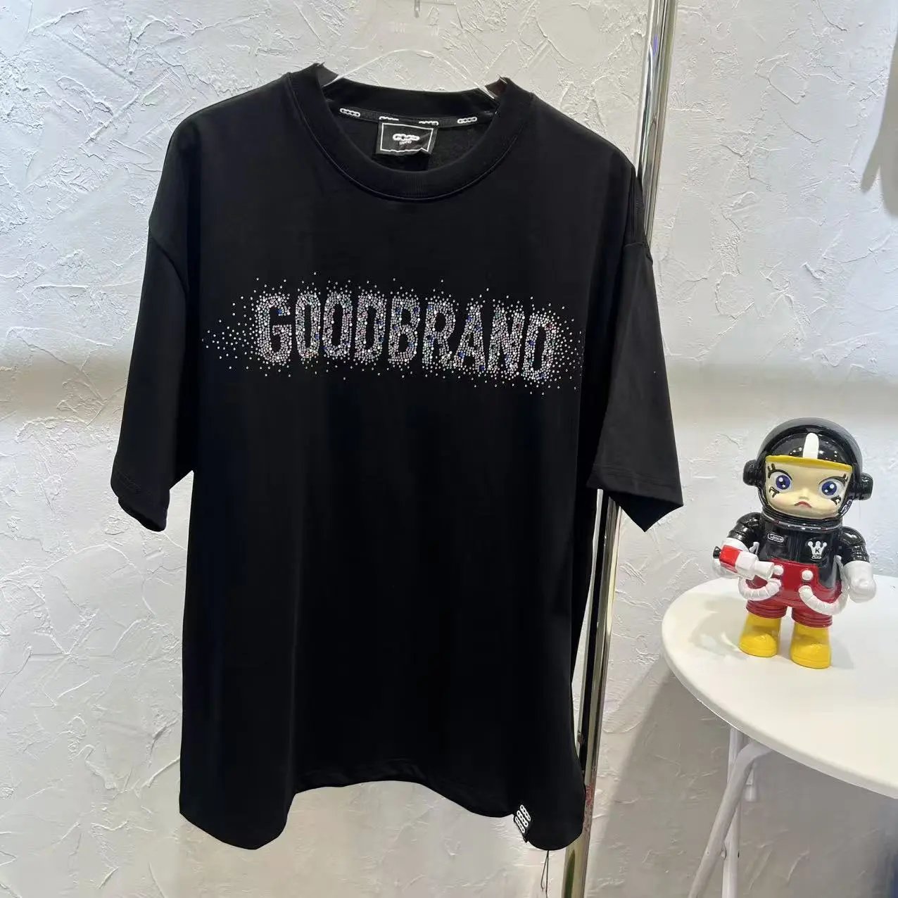 GCDS The Universe Couldn't Keep a Secret Rhinestone Embellished White T-Shirt - 33