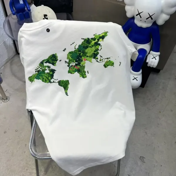 GCDS The Universe Couldn't Keep a Secret Rhinestone Embellished White T-Shirt - 49