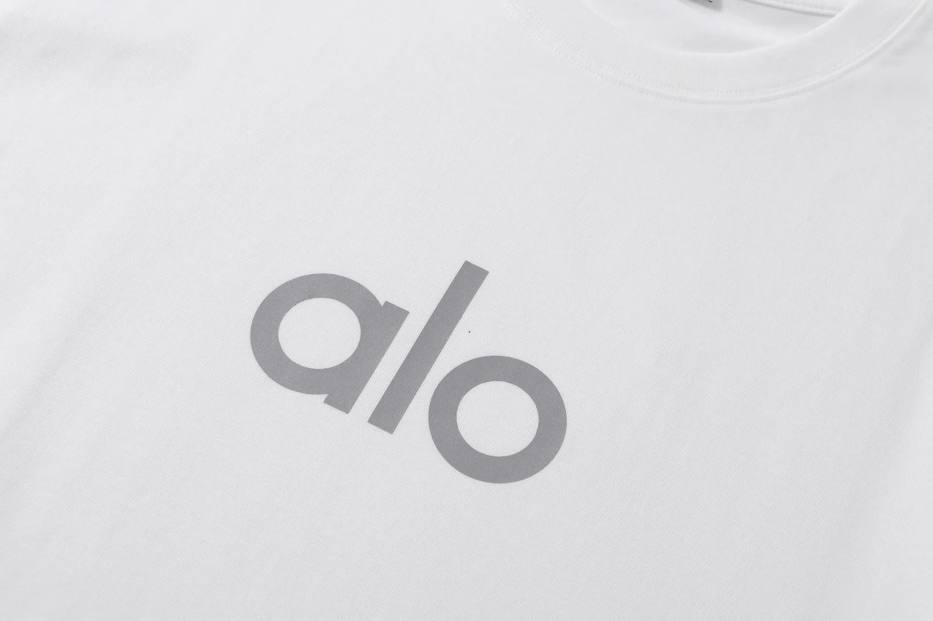 Alo Logo Graphic Black T-Shirt - 41