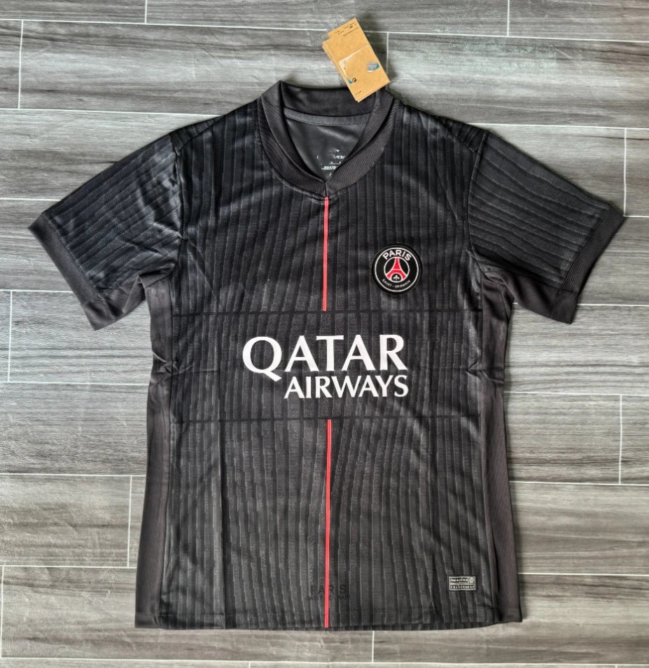 2526 Paris Third Away Black