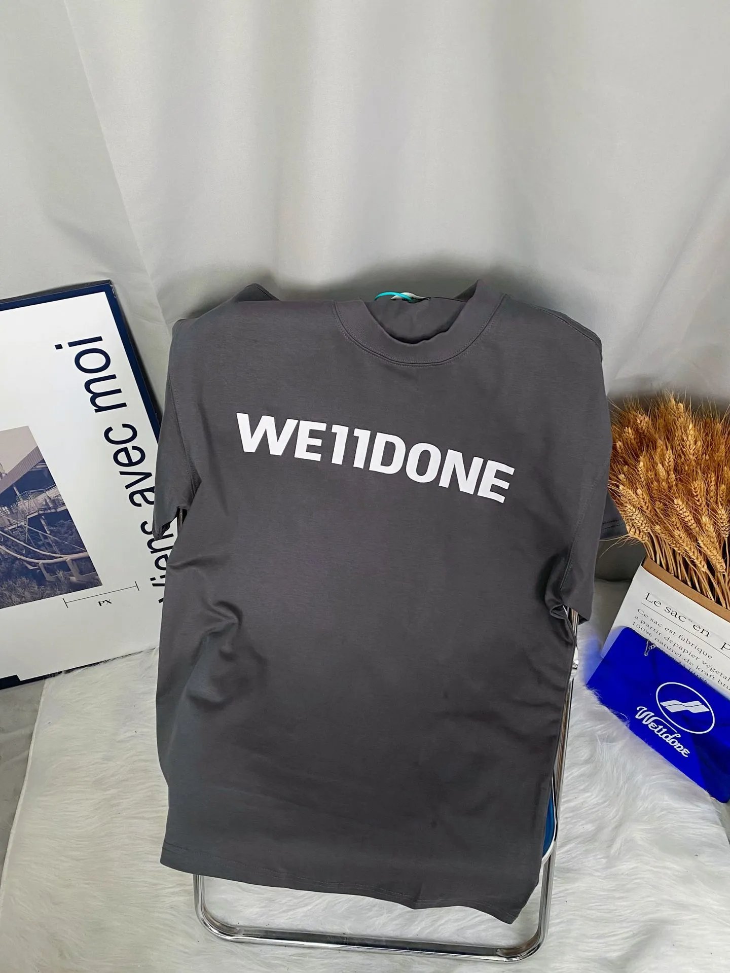 Design Weidone Repeat Logo Graphic T-Shirt Charcoal Gray T-Shirt T-Shirts - 36