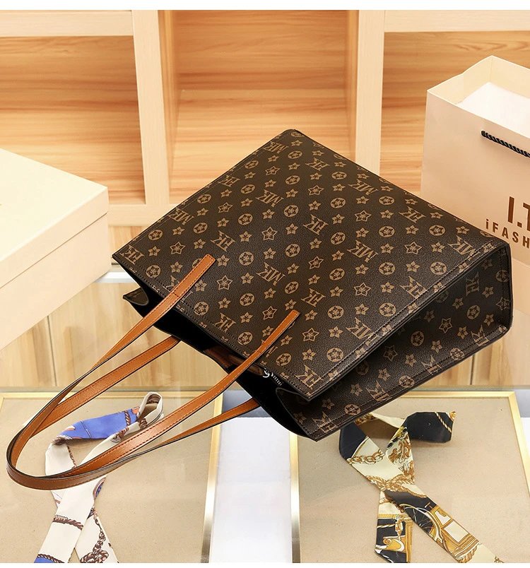 Michael Kors Logo Print Tote Bag Brown - 29