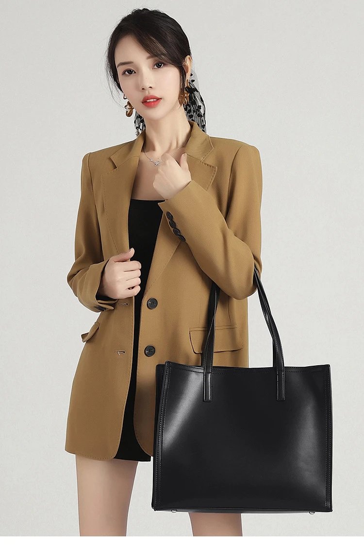 Design I.T iFashion Black Tote Bag - 22