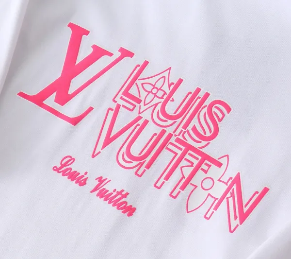 Louis Vuitton Blurred Logo T-Shirt White - 20