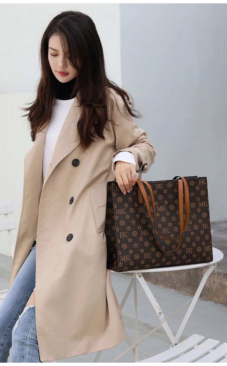 Michael Kors Logo Print Tote Bag Brown - 16