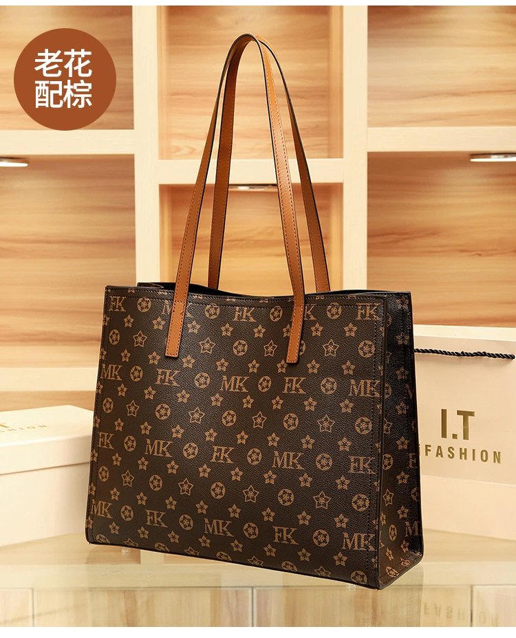 Michael Kors Logo Print Tote Bag Brown - 24