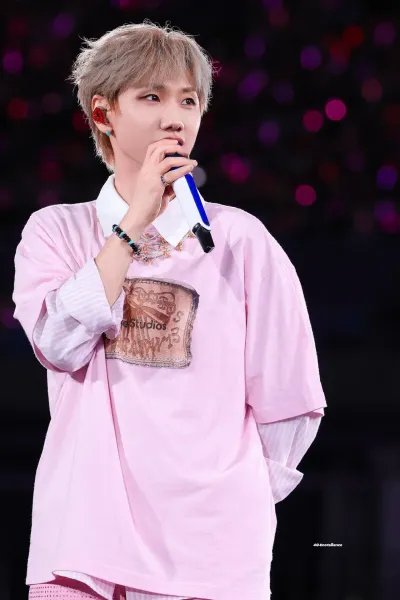 Acne Studios Heart Logo Oversized T-Shirt Pink - 27