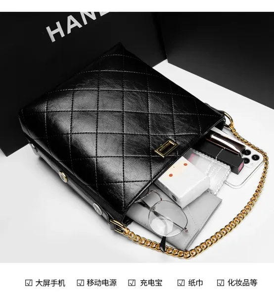 Chanel Quilted Chain Shoulder Bag Black - 6