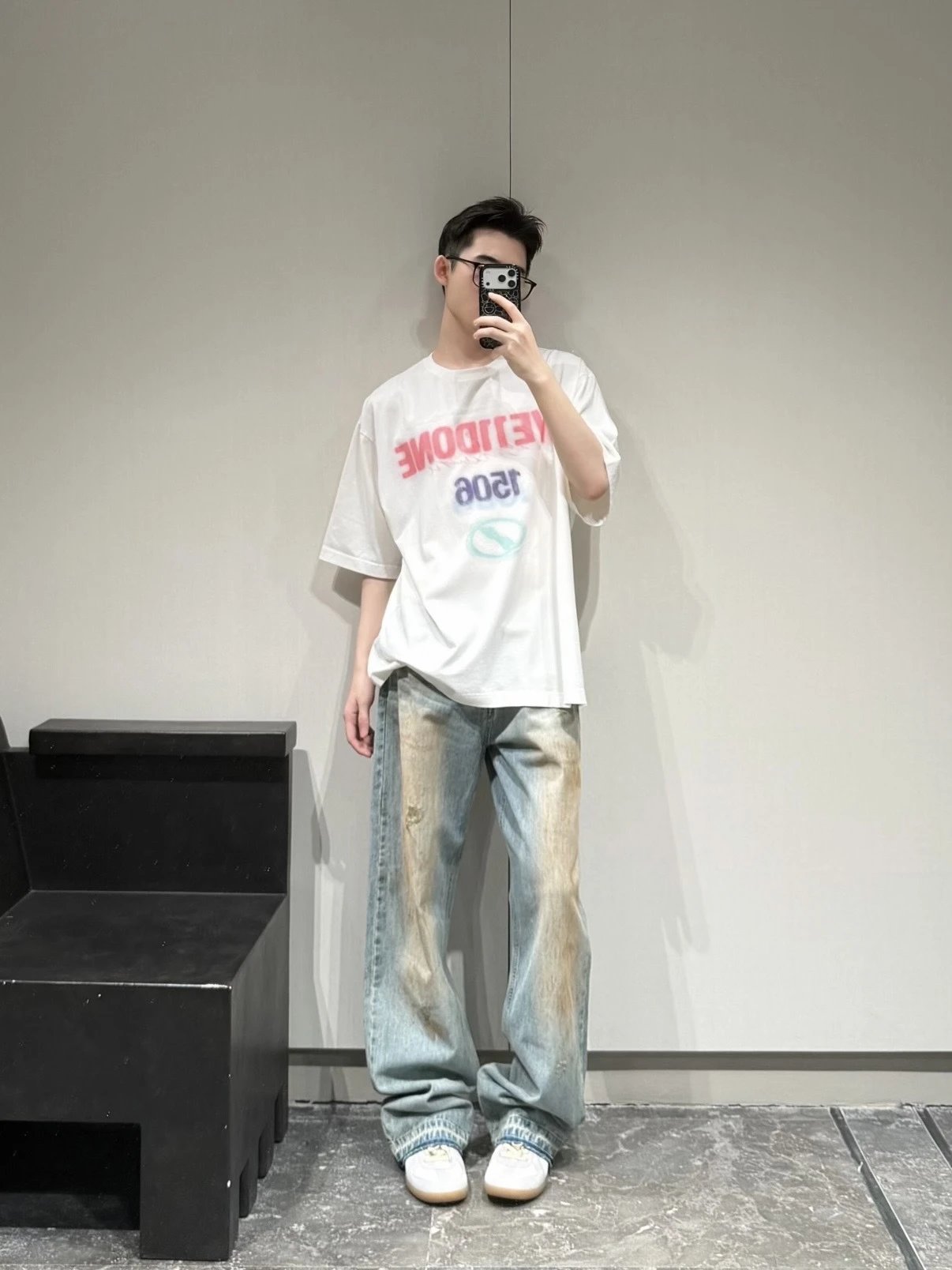 Design WE11DONE Graphic Print Oversized T-Shirt White T-Shirts - 24