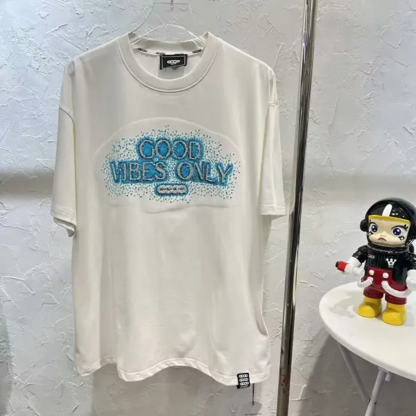 GCDS The Universe Couldn't Keep a Secret Rhinestone Embellished White T-Shirt - 42