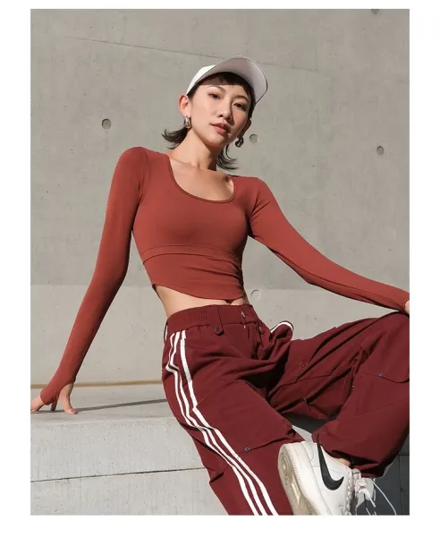 Design Long Sleeve Cropped Top and Track Pants Set in Burgundy - 25