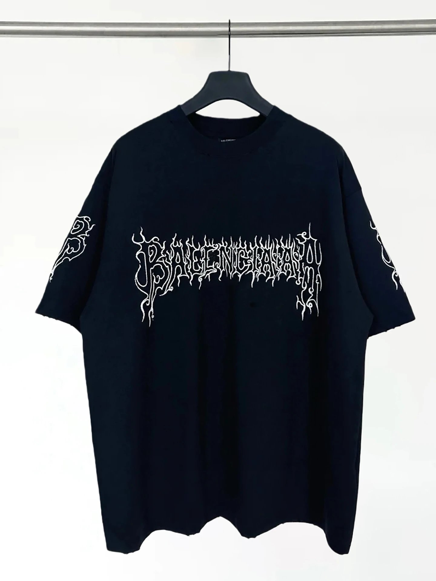 Design Gothic Script T-Shirt Black - 8