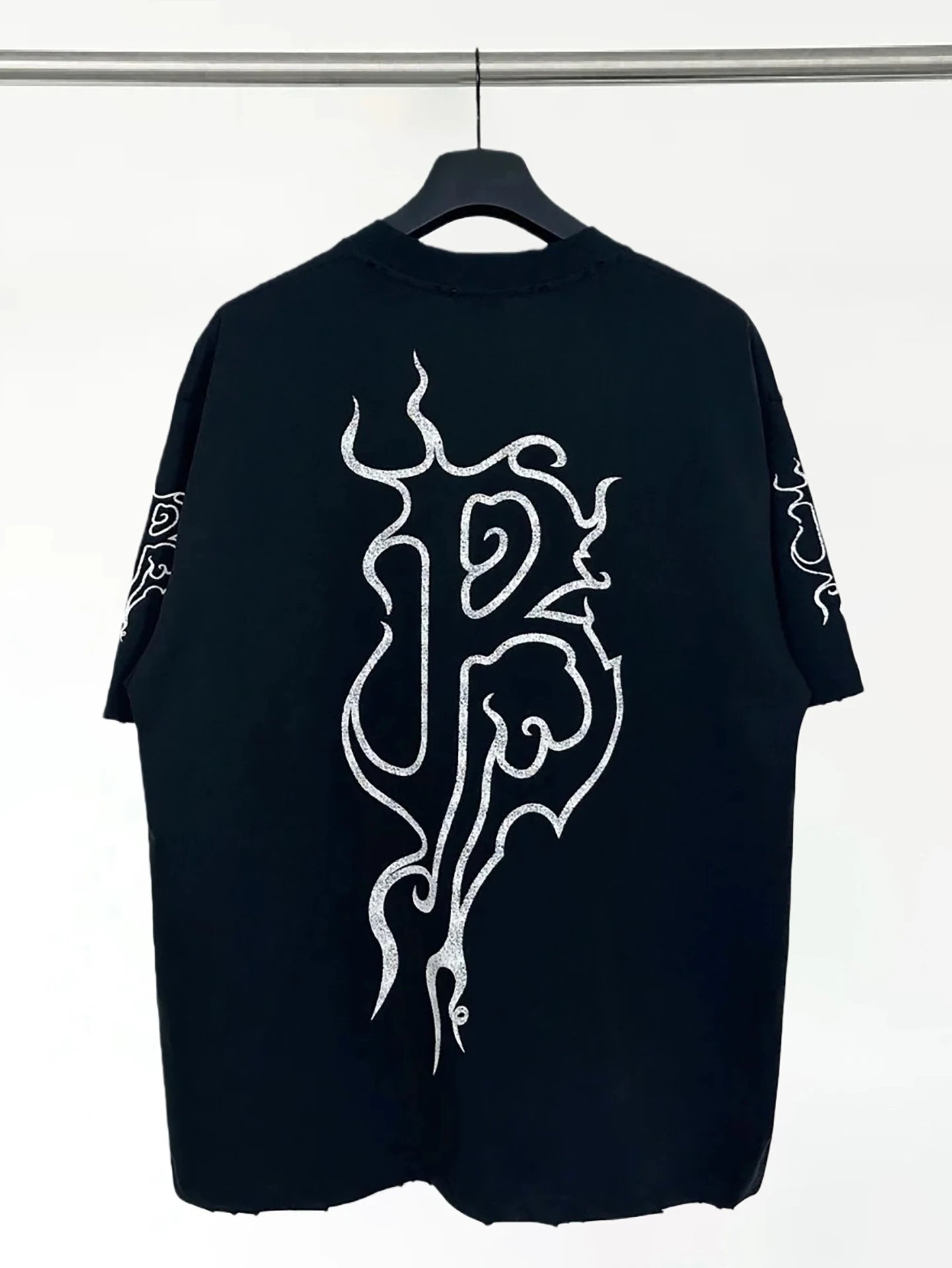 Design Gothic Script T-Shirt Black - 9