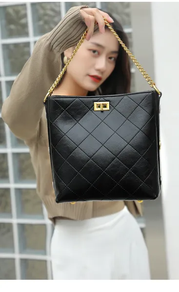 Chanel Quilted Chain Shoulder Bag Black - 12