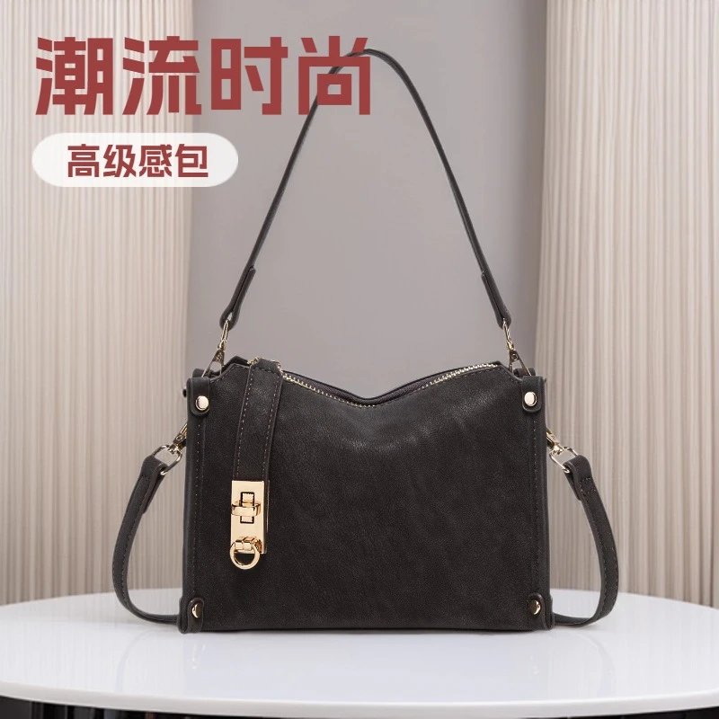 Hobo Bag Black Leather-Texture Shoulder