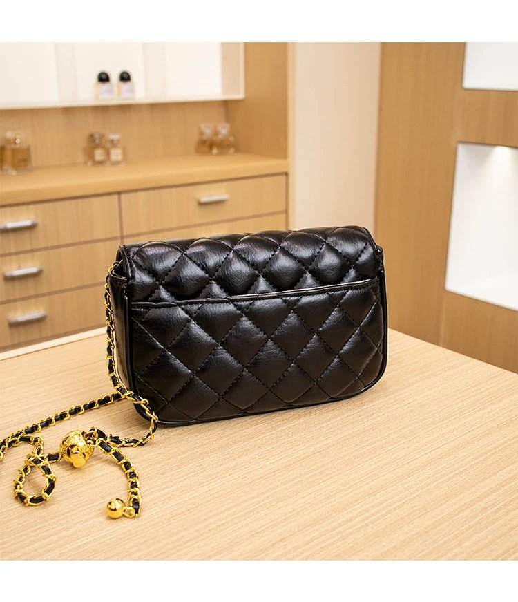 Design Disney x Unknown Brand Mickey Mouse Quilted Chain Crossbody Bag White Crossbody Bags - 17