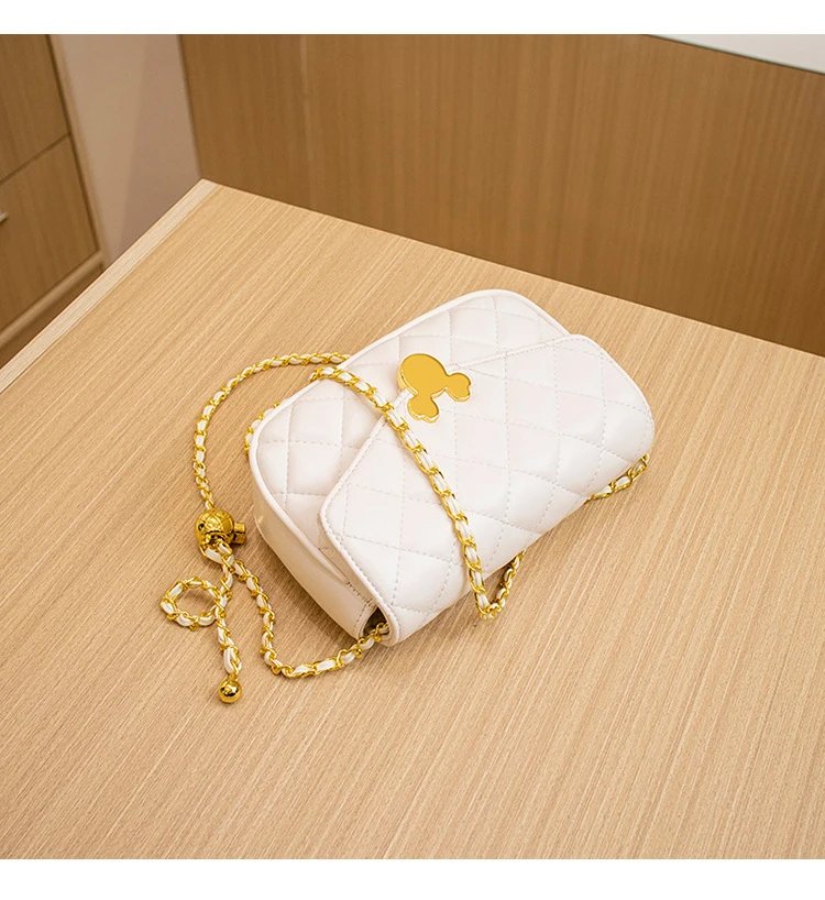 Design Disney x Unknown Brand Mickey Mouse Quilted Chain Crossbody Bag White Crossbody Bags - 22