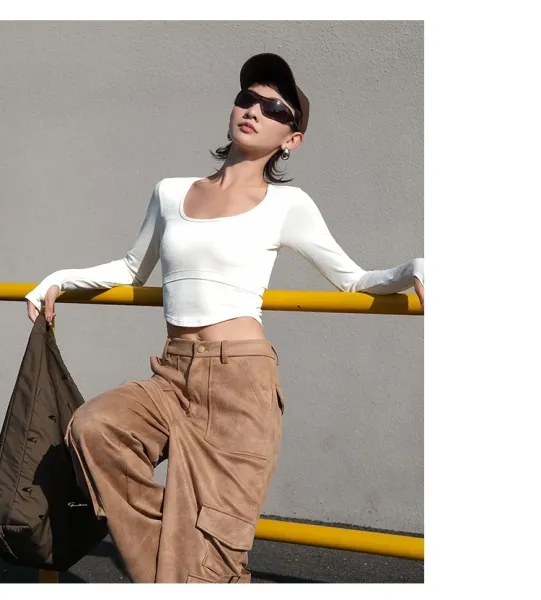 Design Long Sleeve Cropped Top and Track Pants Set in Burgundy - 19